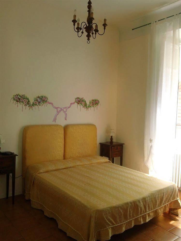 Le Violette Hotel Лука Екстериор снимка